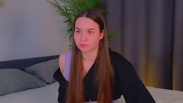 Snapshot of Roxie_Mils chatting on January 25, 2025, 6:24 pm Roxie Mils online show from January 25, 2025, 6:24 pm