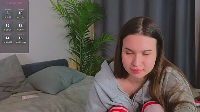 Snapshot of Roxie_Mils chatting on February 4, 2025, 9:31 pm Roxie Mils online show from February 4, 2025, 9:31 pm