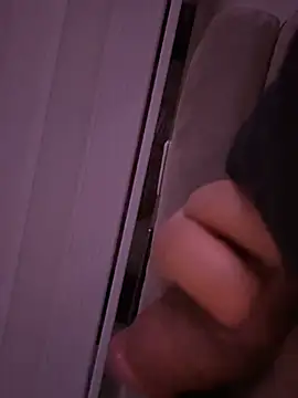 Snapshot of derFickerali chatting on December 19, 2024, 1:18 am derFickerali online show from December 19, 2024, 1:18 am