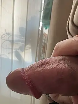 Snapshot of derFickerali chatting on February 3, 2025, 2:24 pm derFickerali online show from February 3, 2025, 2:24 pm