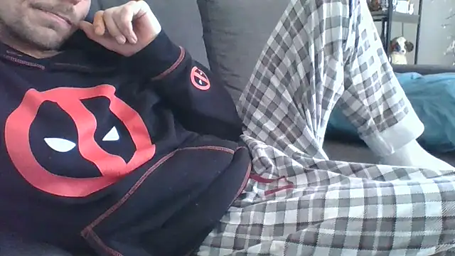 redtoyanal online show from February 12, 2025, 6:09 pm