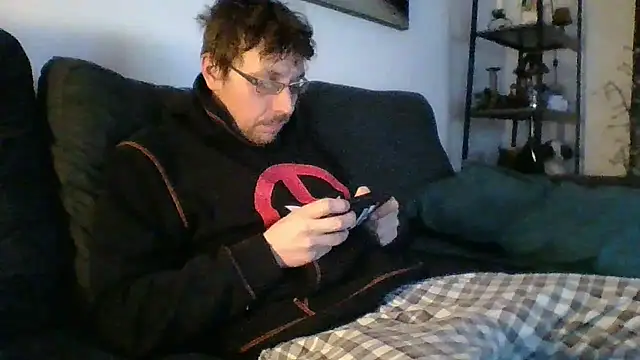 redtoyanal online show from February 12, 2025, 10:56 am