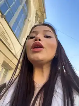 Chloe  Moon online show from May 3, 2026, 2:20 pm