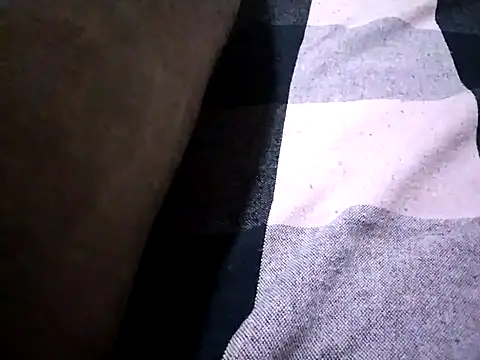 Snapshot of nikini1621 chatting on November 22, 2025, 2:05 pm nikini1621 online show from November 22, 2025, 2:05 pm