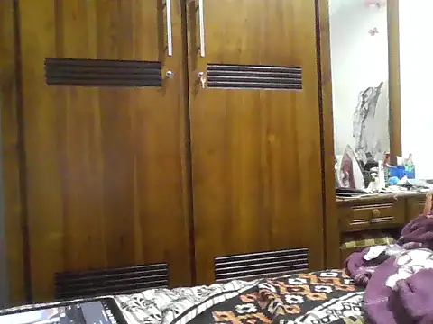 Snapshot of nikini1621 chatting on November 17, 2025, 5:06 pm nikini1621 online show from November 17, 2025, 5:06 pm