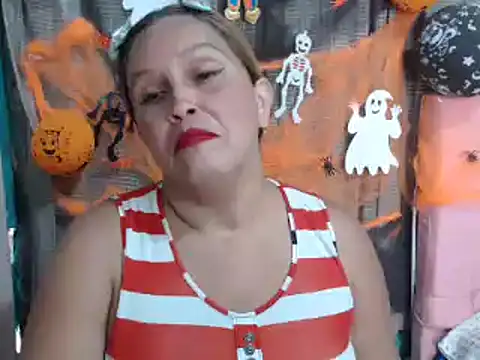 Snapshot of mom_son_dirty chatting on October 21, 2025, 2:16 pm mom son dirty online show from October 21, 2025, 2:16 pm