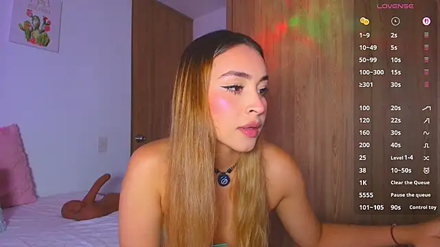 Snapshot of PollyGrey_ chatting on June 24, 2026, 1:26 am PollyGrey online show from June 24, 2026, 1:26 am