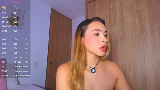 Snapshot of PollyGrey_ chatting on July 11, 2026, 3:51 am PollyGrey online show from July 11, 2026, 3:51 am