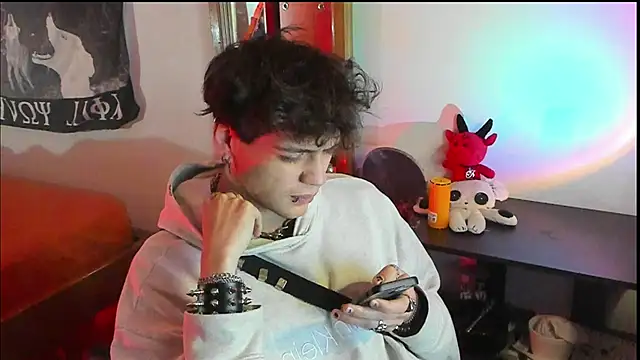Snapshot of Soul_cursed_boy chatting on September 29, 2025, 9:16 am Soul cursed boy online show from September 29, 2025, 9:16 am