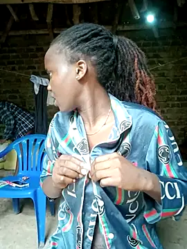 Black juicy24 online show from November 30, 2025, 4:35 am