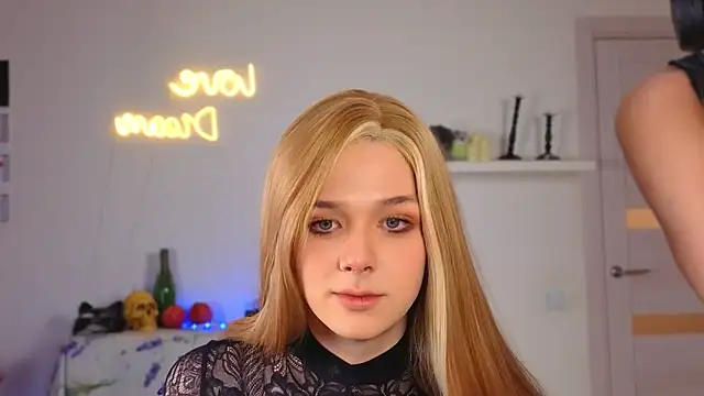 Snapshot of _yourFoxy_ chatting on November 3, 2025, 4:43 pm yourFoxy online show from November 3, 2025, 4:43 pm