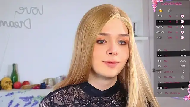 Snapshot of _yourFoxy_ chatting on November 7, 2025, 6:12 pm yourFoxy online show from November 7, 2025, 6:12 pm