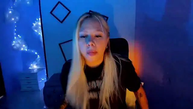 Snapshot of ConstansBlonde chatting on September 22, 2025, 8:26 pm ConstansBlonde online show from September 22, 2025, 8:26 pm