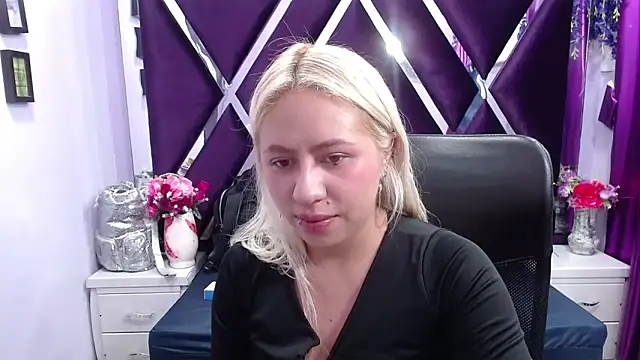 Snapshot of ConstansBlonde chatting on March 18, 2025, 1:55 pm ConstansBlonde online show from March 18, 2025, 1:55 pm