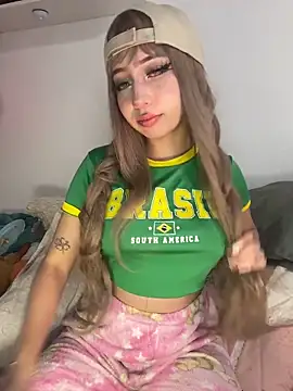 Snapshot of lunaapppp chatting on March 1, 2026, 3:39 am lunaapppp online show from March 1, 2026, 3:39 am