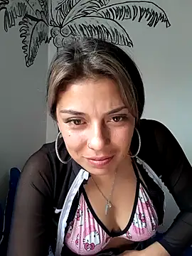 Sweel Leyva18 online show from December 5, 2024, 6:28 pm