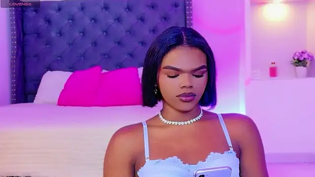 CamiEstrada online show from November 2, 2025, 12:59 am