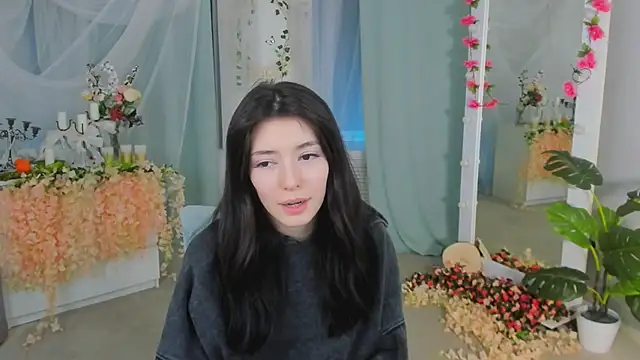 Snapshot of Julietta_Romanis chatting on February 14, 2025, 12:19 am Julietta Romanis online show from February 14, 2025, 12:19 am