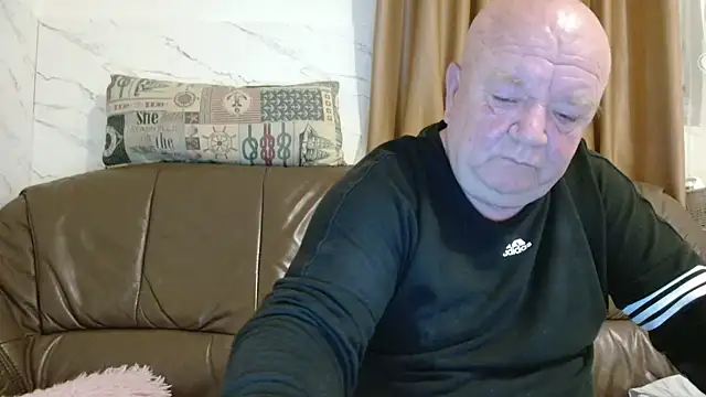 fullballs6 online show from March 19, 2026, 2:11 am