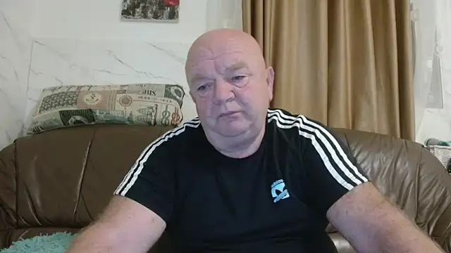 fullballs6 online show from November 10, 2025, 3:44 am