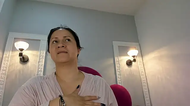 Ambber moon online show from October 30, 2025, 4:33 am