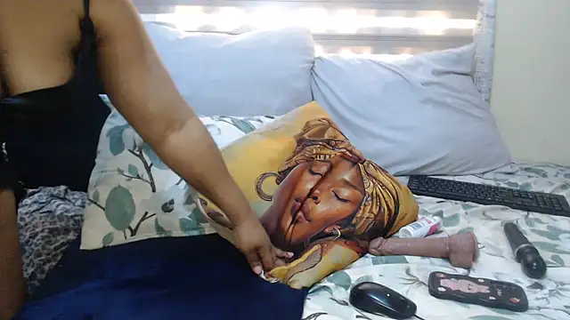 Snapshot of Foxybrownxx1 chatting on June 24, 2026, 3:10 pm Foxybrownxx1 online show from June 24, 2026, 3:10 pm