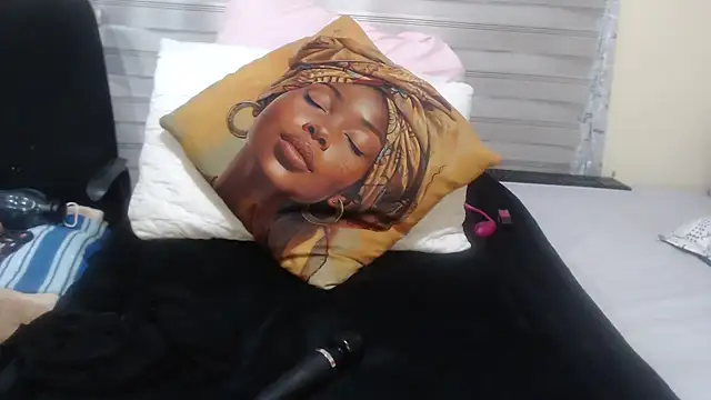 Snapshot of Foxybrownxx1 chatting on July 18, 2026, 4:43 am Foxybrownxx1 online show from July 18, 2026, 4:43 am
