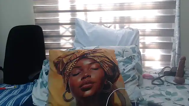 Snapshot of Foxybrownxx1 chatting on July 3, 2026, 7:48 am Foxybrownxx1 online show from July 3, 2026, 7:48 am