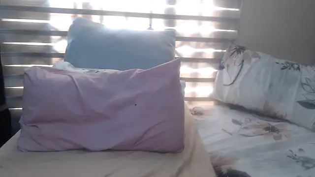 Snapshot of Foxybrownxx1 chatting on July 25, 2026, 10:32 am Foxybrownxx1 online show from July 25, 2026, 10:32 am