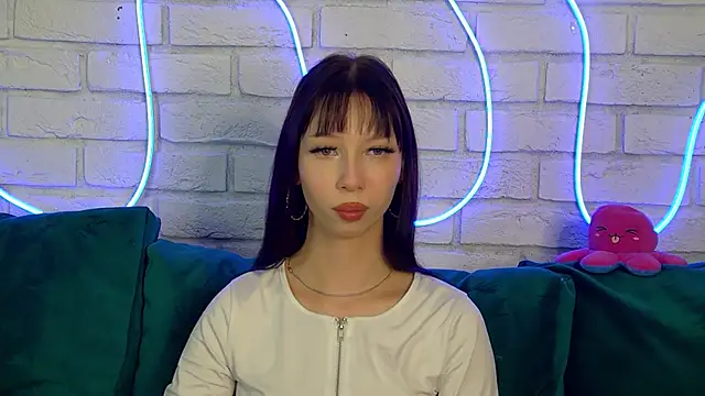MaliaLandre online show from March 19, 2025, 2:13 pm