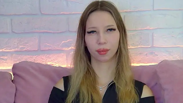 MaliaLandre online show from September 26, 2025, 4:14 pm