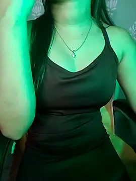 Snapshot of QueenOfHeart_07 chatting on March 21, 2025, 11:34 pm QueenOfHeart 07 online show from March 21, 2025, 11:34 pm