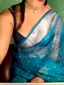 Snapshot of QueenOfHeart_07 chatting on September 20, 2025, 6:24 pm QueenOfHeart 07 online show from September 20, 2025, 6:24 pm