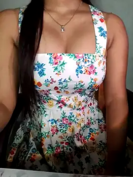 Snapshot of QueenOfHeart_07 chatting on February 14, 2025, 3:15 pm QueenOfHeart 07 online show from February 14, 2025, 3:15 pm