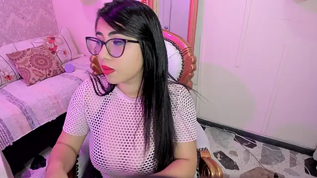 Snapshot of Sexy_cristall_ chatting on February 6, 2025, 9:49 pm Sexy cristall online show from February 6, 2025, 9:49 pm