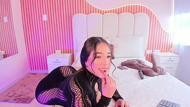 Snapshot of SofiiSweet_ chatting on November 19, 2025, 3:34 pm SofiiSweet online show from November 19, 2025, 3:34 pm