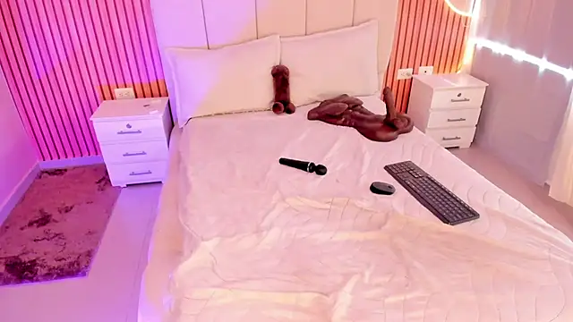 Snapshot of SofiiSweet_ chatting on November 16, 2025, 7:40 pm SofiiSweet online show from November 16, 2025, 7:40 pm