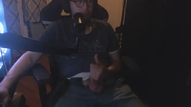 chicostick413 online show from June 22, 2026, 1:44 am