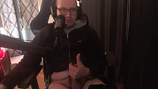 chicostick413 online show from March 10, 2026, 12:42 pm