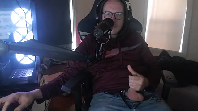 Snapshot of chicostick413 chatting on October 23, 2025, 2:16 pm chicostick413 online show from October 23, 2025, 2:16 pm