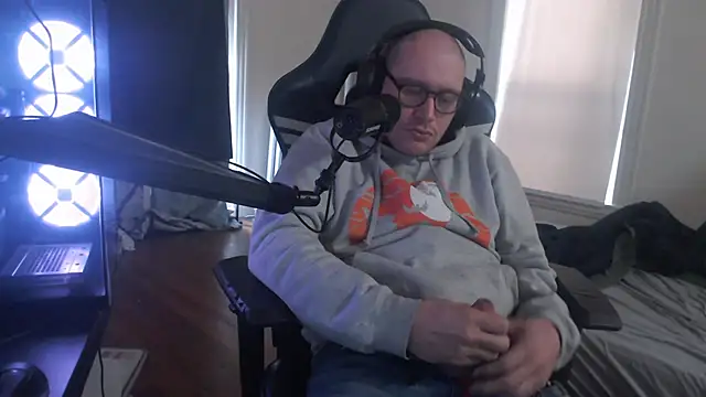 Snapshot of chicostick413 chatting on October 28, 2025, 3:00 pm chicostick413 online show from October 28, 2025, 3:00 pm