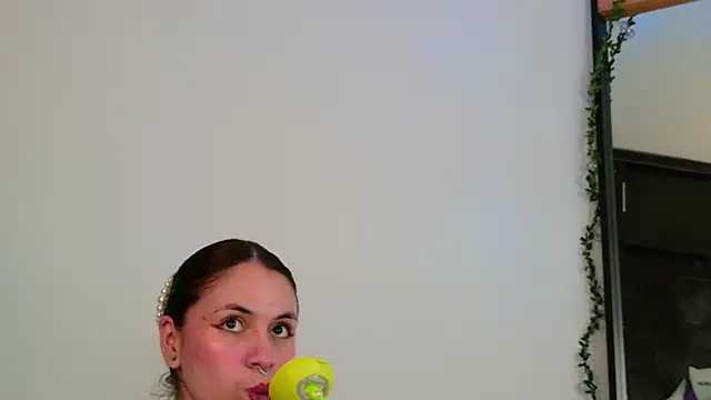 Snapshot of GilaKat chatting on October 11, 2025, 5:30 am GilaKat online show from October 11, 2025, 5:30 am