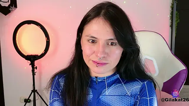 Snapshot of GilaKat chatting on November 6, 2025, 5:00 am GilaKat online show from November 6, 2025, 5:00 am