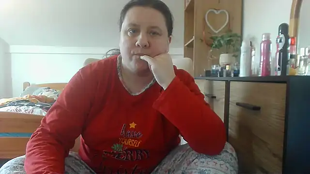 Snapshot of ReifeVenna chatting on March 18, 2025, 9:45 am ReifeVenna online show from March 18, 2025, 9:45 am