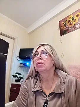 SusieNoreen online show from October 4, 2025, 12:56 am