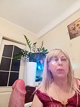 SusieNoreen online show from September 14, 2025, 2:23 am