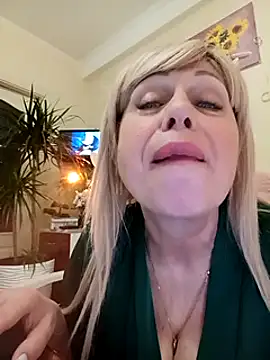 SusieNoreen online show from March 14, 2025, 4:54 am