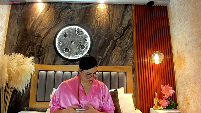 BellaPeers  online show from April 25, 2026, 1:41 pm