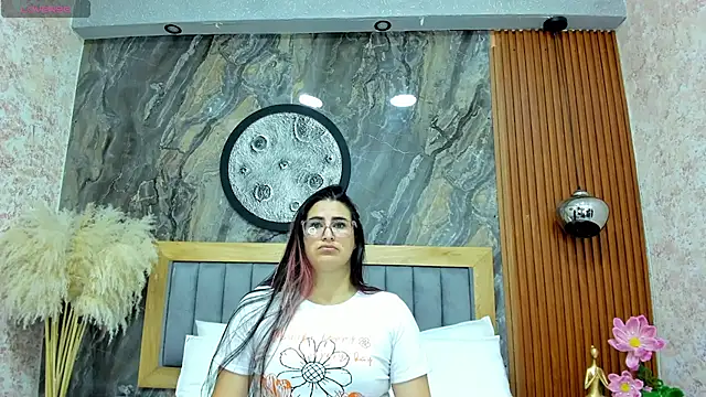 BellaPeers  online show from April 28, 2026, 10:41 am