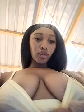 Shria107 online show from October 17, 2025, 7:37 pm